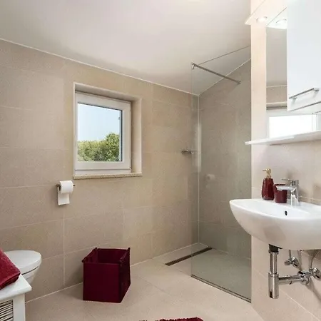 Sunset Garden Comfortable Holiday Villa Porec