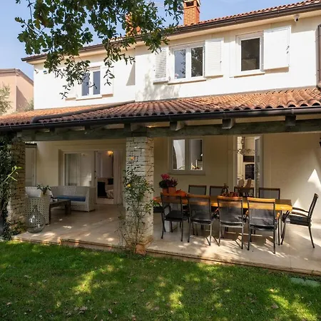 Sunset Garden Comfortable Holiday Porec